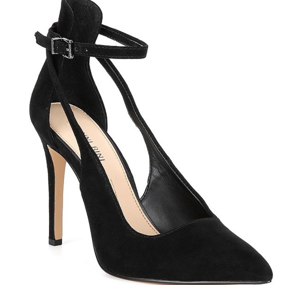 Lulaa Suede Cut-Out Detail Dress Pumps
